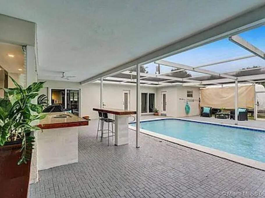 Pool Vacation Villa Hollywood Exterior photo